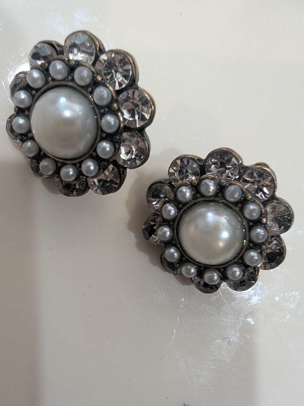Elegant Pearl & Crystal Flower Stud Earrings - Silver/White